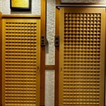 鮨 関野 - 左が「鮨　関野」、右が「本店(だるま鮨)」