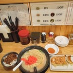 とんこつ拉麺 漣 - さざなみ餃子セット