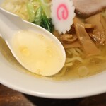 市々ラーメン - スープ
