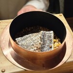 まとい 銀座 - とうもろこしと太刀魚の炊き込みご飯