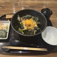 馳走いなせや - 親子丼セット　このあと漬物とお出汁がでてきました