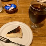 BiXiGARRi - バスクチーズケーキとアイスコーヒー