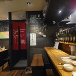 餃子とスパークリング バブルス - 店内カウンター