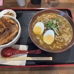 まるすい - 和風出汁の効いた飛騨豚肉吸いカレー味