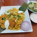 GOLDEN CROWN - チキンビリヤニ（ライタ付）1240円