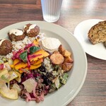 Feel Good Foods - ピタパンは無いので、雑穀トーストで。