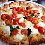 Pizzeria luna e Dolce - ポモドリーニ（モツァレラ、チェリートマト、バジリコ