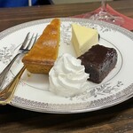 茜屋珈琲店 - 高いが旨いお菓子三種　750円