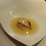 ふかひれの姿煮込み松茸のロワイヤルスープ