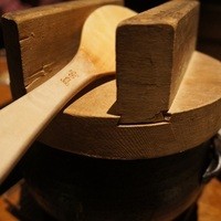 魚匠 銀平 道頓堀店 - 鯛めし　2人前　　お味噌汁、お漬物つき　2600円　