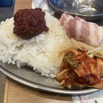 タレ焼肉と包み野菜の専門店 焼肉くるとん - 