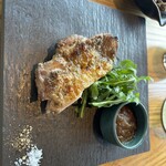 C:GRILL - 前回食べれなかたチキンを注文。　美味い