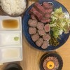 肉や食堂inへんざ
