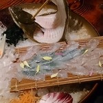 釣船茶屋 ざうお - ヒラメのお刺身