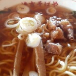 清吉そばや - 具材はいたってシンプル‥