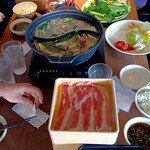 しゃぶ葉 - 豚バラと鶏肉食べ放題60分！