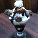 カラオケ まねきねこ 苫小牧春日店 - コールドストーンパフェ（チョコミント）610円