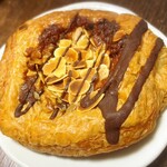 創作パン工房 UNE - チョコクロワッサン