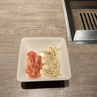 焼肉うしごろ 池袋店 - キムチ、ナムル