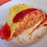 宝明楼 - オムライス､断面。