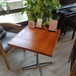 スカイン茶寮 - こちらの2人掛けソファー席に座りました(^^)v