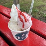 牛小屋のアイス - いちご大福とバナナミルフィーユ