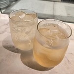 大衆酒場フレンチマン - 仏男のりんごハイボール、白ワイン梅酒