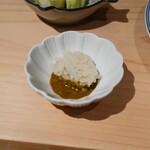 鮨 尚充 - 肝ソースにシャリ