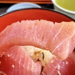 みなと市場 小松鮪専門店 - 