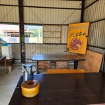 バラモン太 - プレハブ小屋