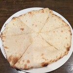 MILAN - チーズナン