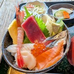 光る海 - 海鮮丼ミニ
