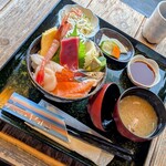 光る海 - 海鮮丼ミニ