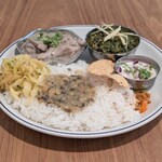 カリル - カレー2種盛り　1,700円