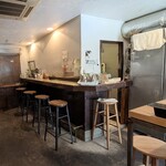 カリル - 店内