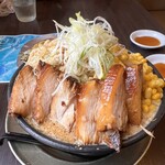 AKIHA麺屋 粋翔 - 『白。』　野菜　チャーシュー　コーンTP。