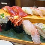 沼津魚がし鮨 流れ鮨 富士青島店 - 