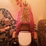 SAKURAGUMI - トイレの意匠もまるで薪窯の様な・・・