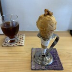 食堂まる - キャラメルカシューナッツアイスクリーム