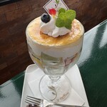 カフェ・ド・パルファン - クレムブリュレパフェ