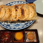 餃子と〆の店 Nood e - 焼き餃子3種　3種の特製タレ❗