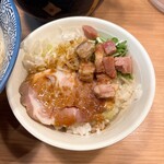 鶏豚骨 一學 - 豚丼