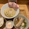 鶏と鮪節 麺屋勝時