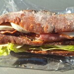 ブランジュリ・ユロ - バゲットサンド（ベーコン&エッグ&レタス）