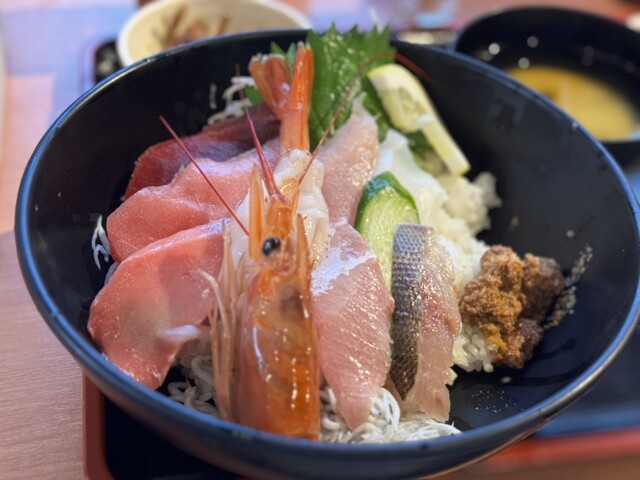 まぐろ食堂 七兵衛丸 （マグロショクドウ シチベエマル【旧店名