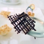 アルチザン・パティシエ・イタバシ - 飛んでる～。