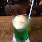 エリカ - クリームソーダ(600円)