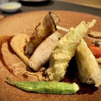 篝日 - ・メインディッシュ…肉料理　1/2  ＊友達のオーダーを撮影させてもらいました。