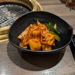 炭火焼肉 寿門 - キムチ盛り合せ