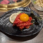 炭火焼肉 寿門 - ユッケ
